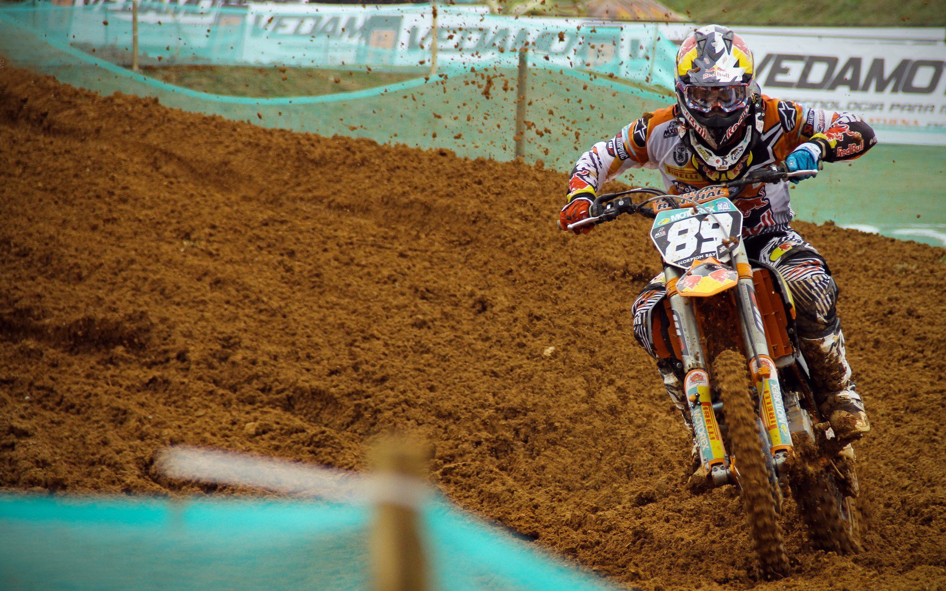 热刺锋线频繁换位造成混乱局面，热刺巅峰阵容