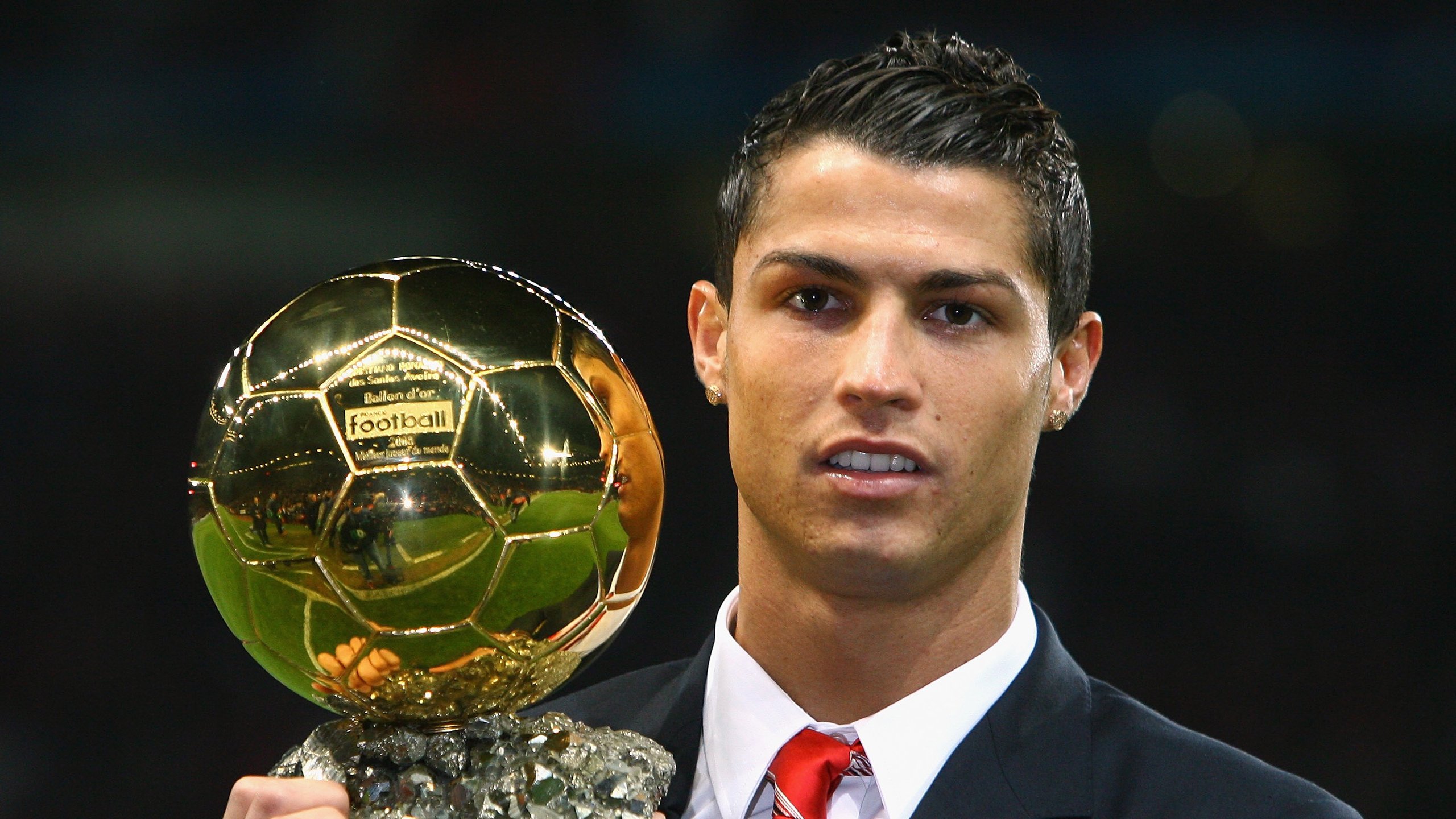 中场组织核心控场能力增强有效串联前后场传递提升节奏，活动中场控是干什么的